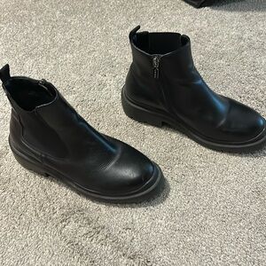 Black waterproof Blondo booties